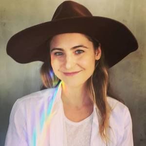 Meet your Posher, Cecily